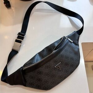 Men’s Guess Fanny Pack. Never worn. Perfect condition